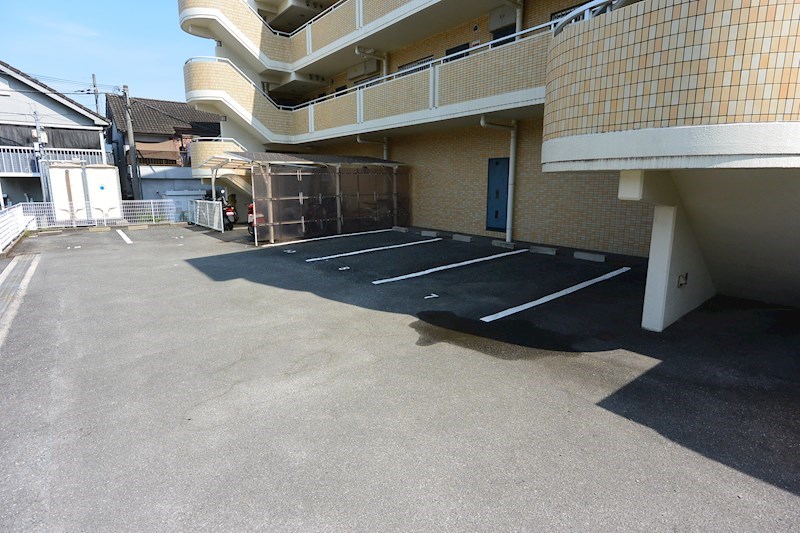 サンフェリカ 駐車場
