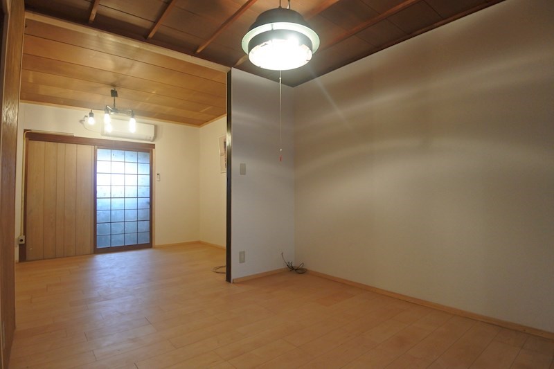 枚方市黄金野1丁目貸家（2-32） リビング