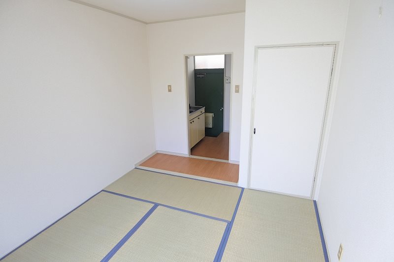 岡田ハイツ ベッドルーム