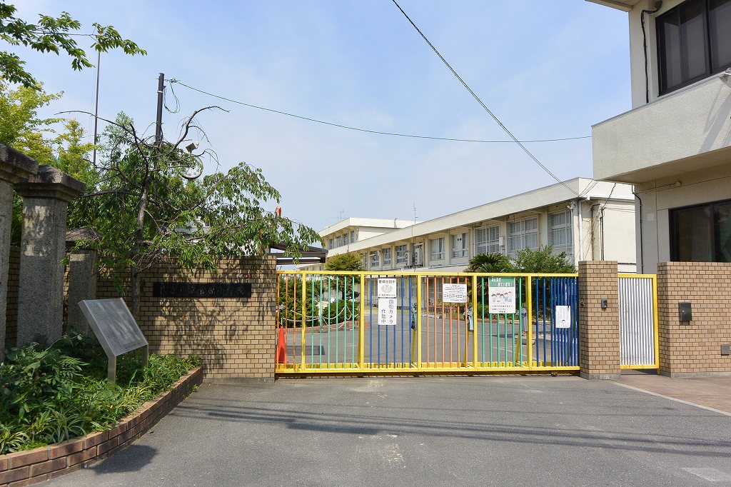 サンヴィアンテ長尾Ⅱ 小学校