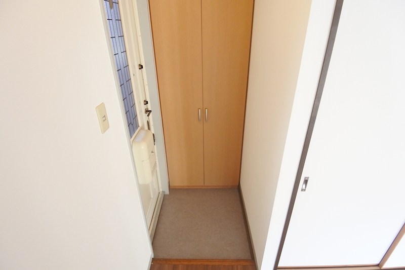 セジュール男山 玄関