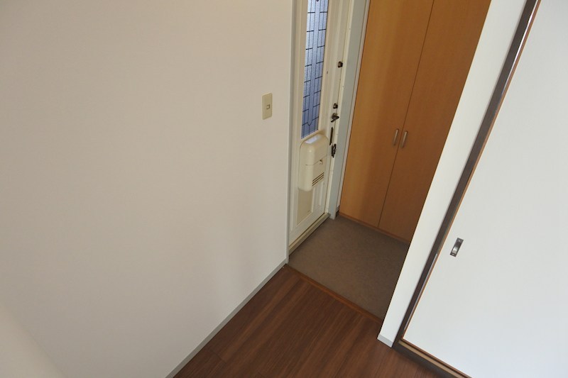 セジュール男山 玄関