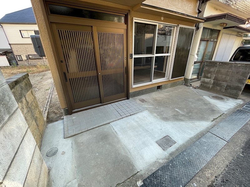 山之上北町貸家 駐車場