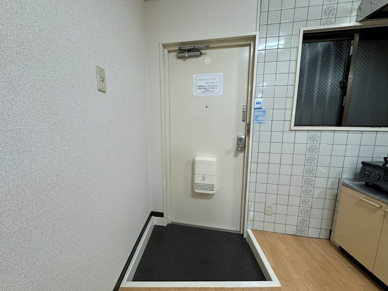発春八坂ハイツ 玄関