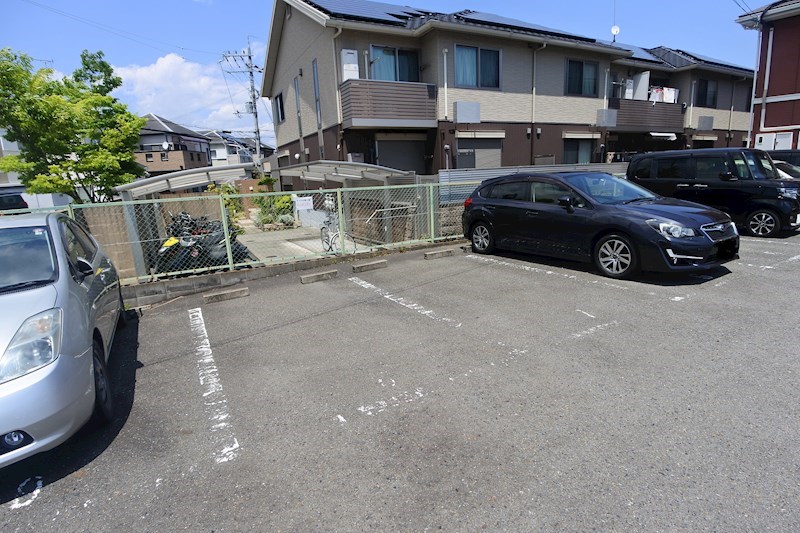 サンハイツ 駐車場