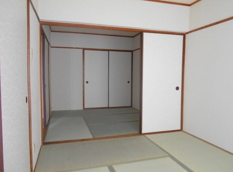 第一岸田マンション ベッドルーム