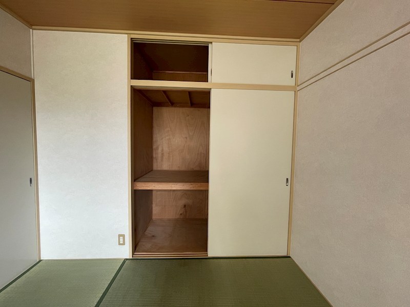 ハイツカトレア　A棟 収納