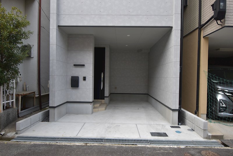 CASA WAKABA 玄関