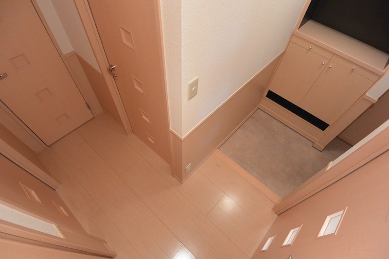 コンフォートくすはA棟 玄関