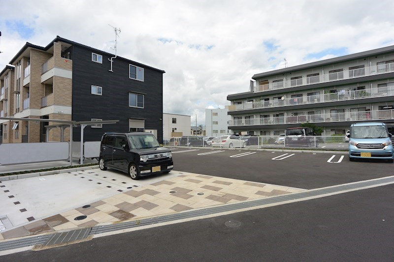 パレス藤阪東 駐車場