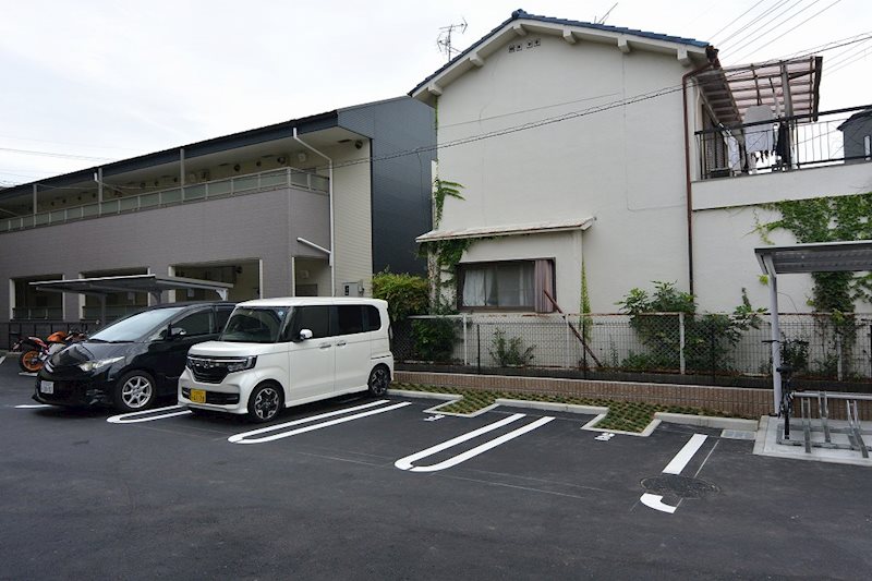 アイビーコート 駐車場