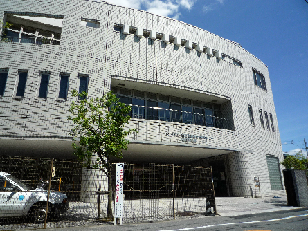 chou　chou　makinosaka 図書館