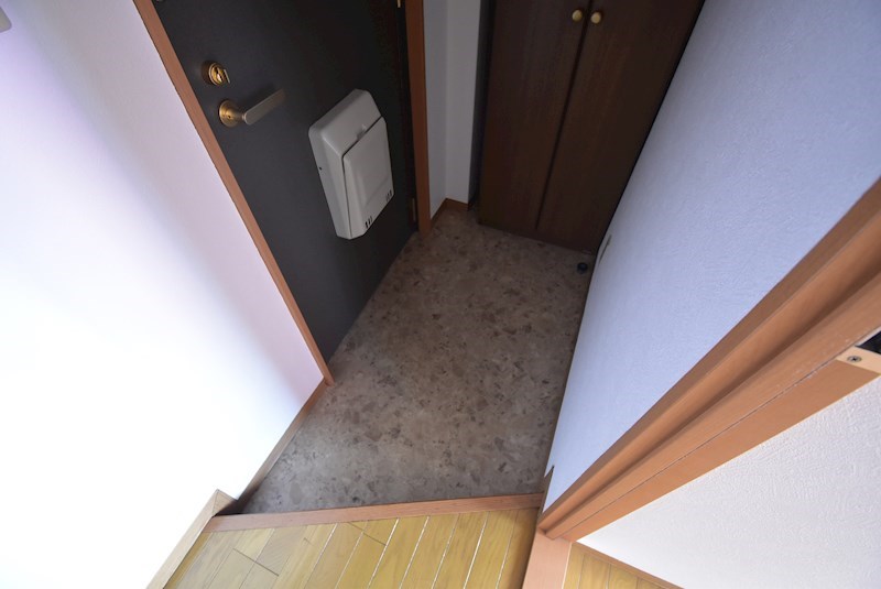 アーカンシェル東寝屋川 玄関