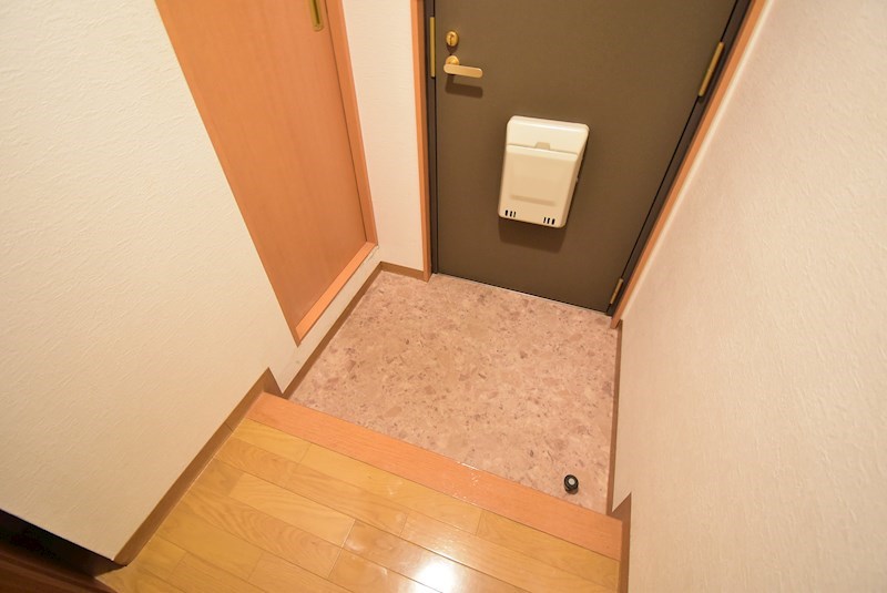 アーカンシェル東寝屋川 玄関