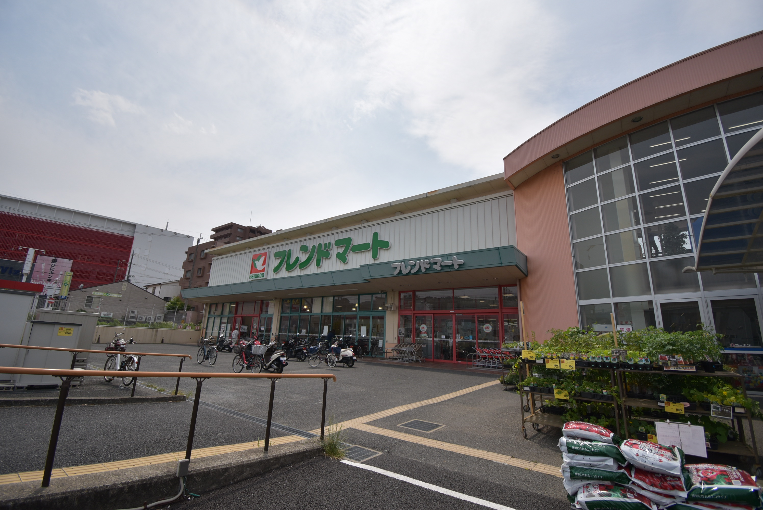アーカンシェル東寝屋川 スーパー