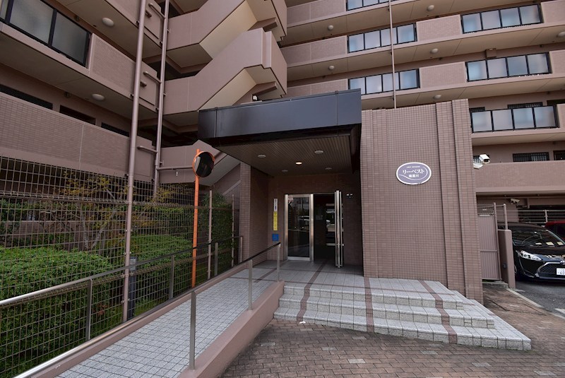 リーベスト寝屋川 エントランス