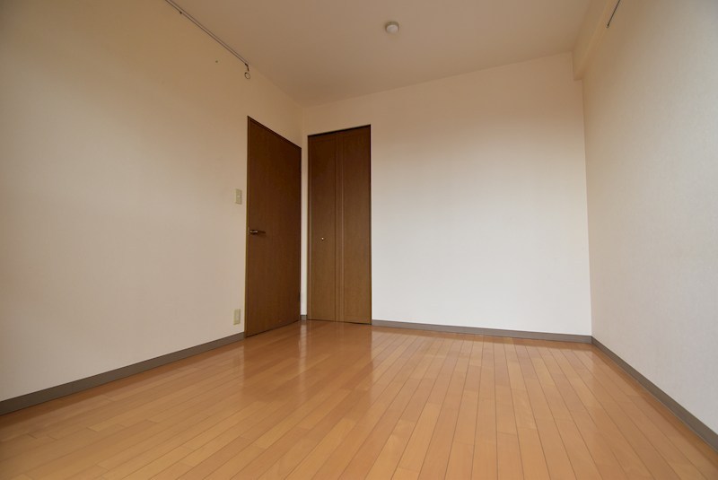 リーベスト寝屋川 ベッドルーム