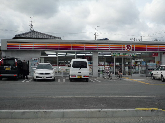 クリエオーレ倉治 コンビニ
