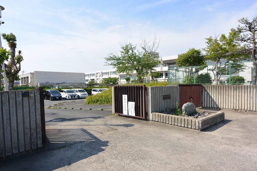 クリエオーレ倉治 小学校