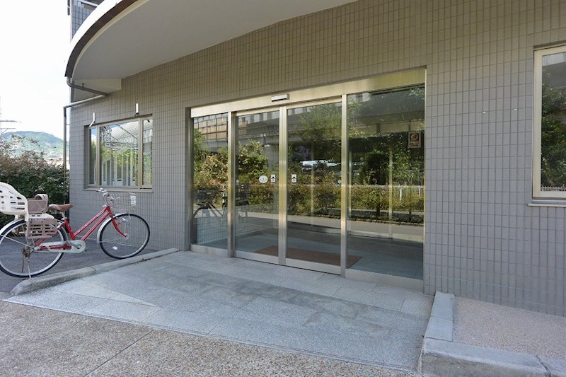 PHOENIX　COURT 交野Ⅱ 南棟 エントランス