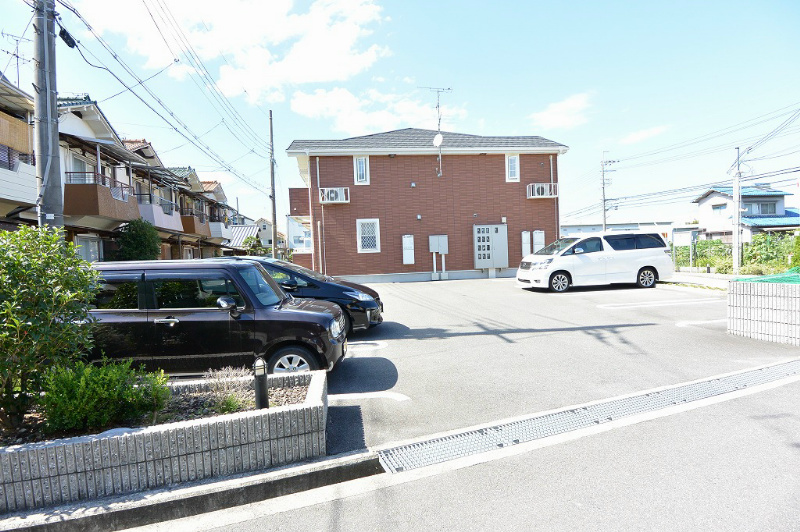 グレイス　メゾン　郡津 駐車場