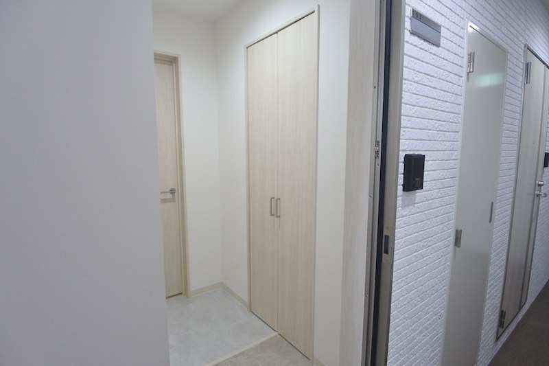 クリエオーレ牧野本町 玄関