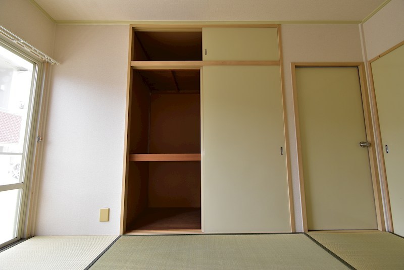 石橋ハイツB 収納