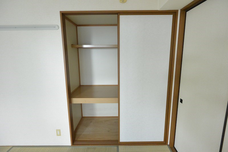 セジュール嘉平E棟 収納