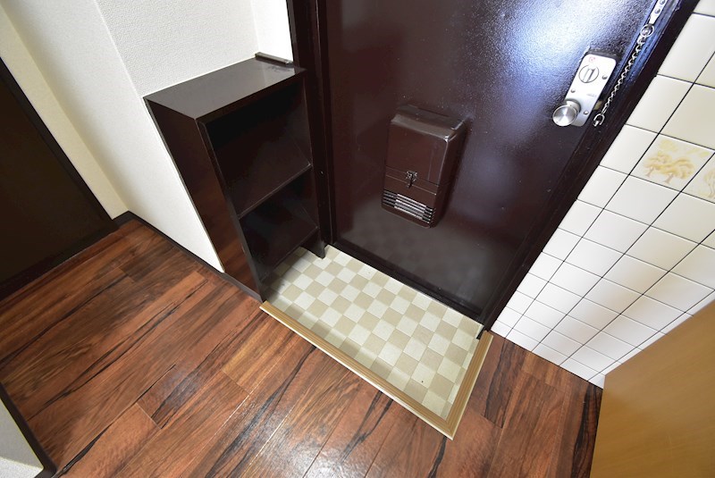 発春八坂ハイツ 玄関