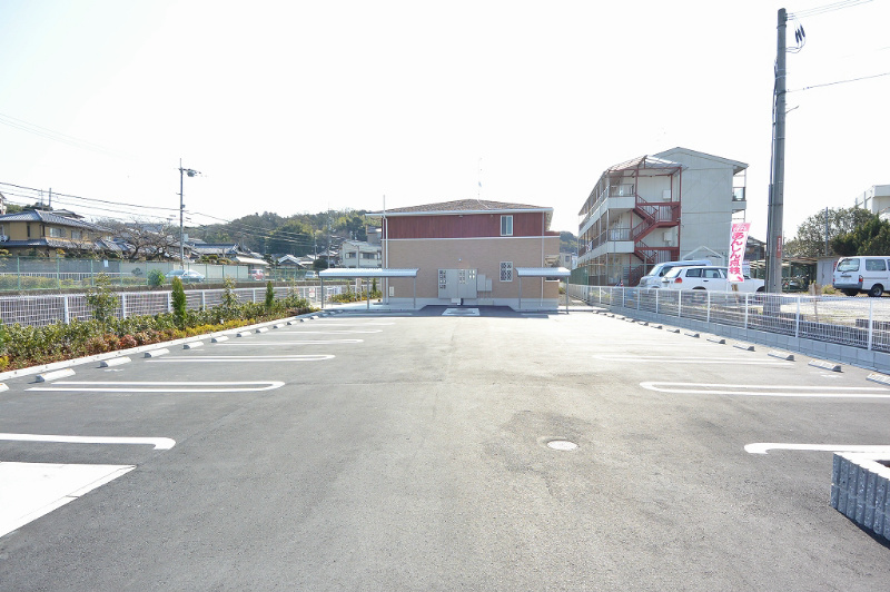 エフパティオⅢ 駐車場