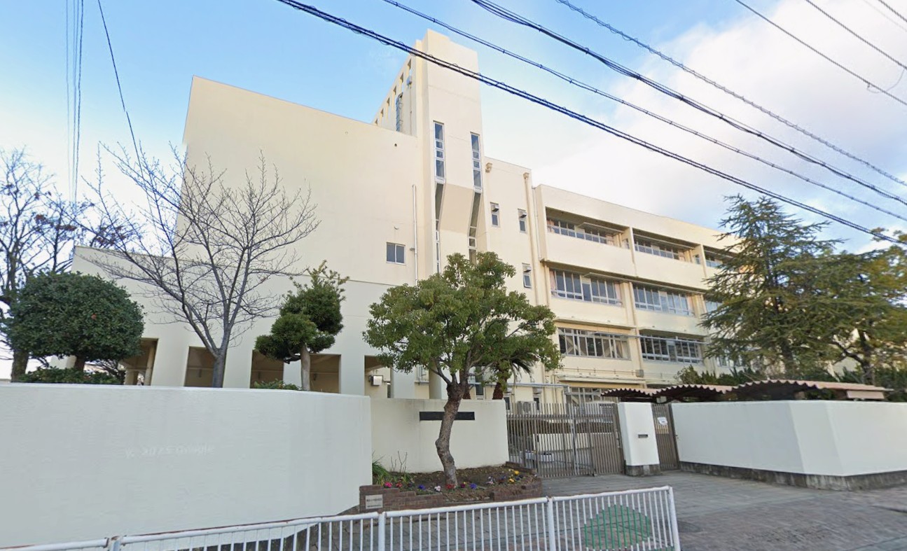 Ｍａｉｓｏｎ　ｄｅ　ｍ＆Ｃ 中学校