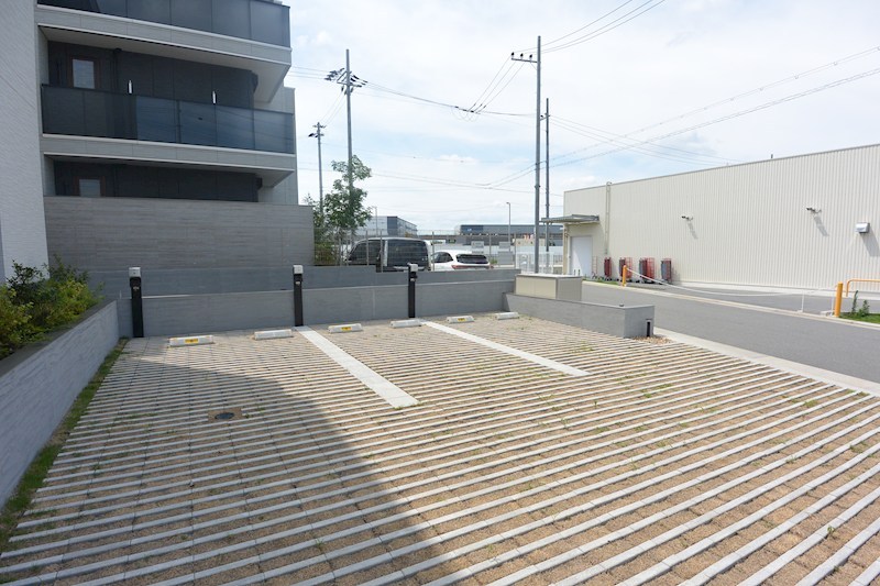 Reve 駐車場