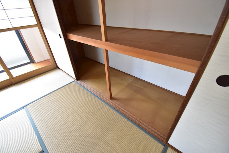 ジョイフル寝屋川 収納