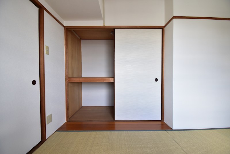 ジョイフル寝屋川 収納