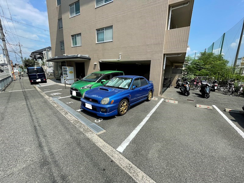 フリーディオ堂山 駐車場