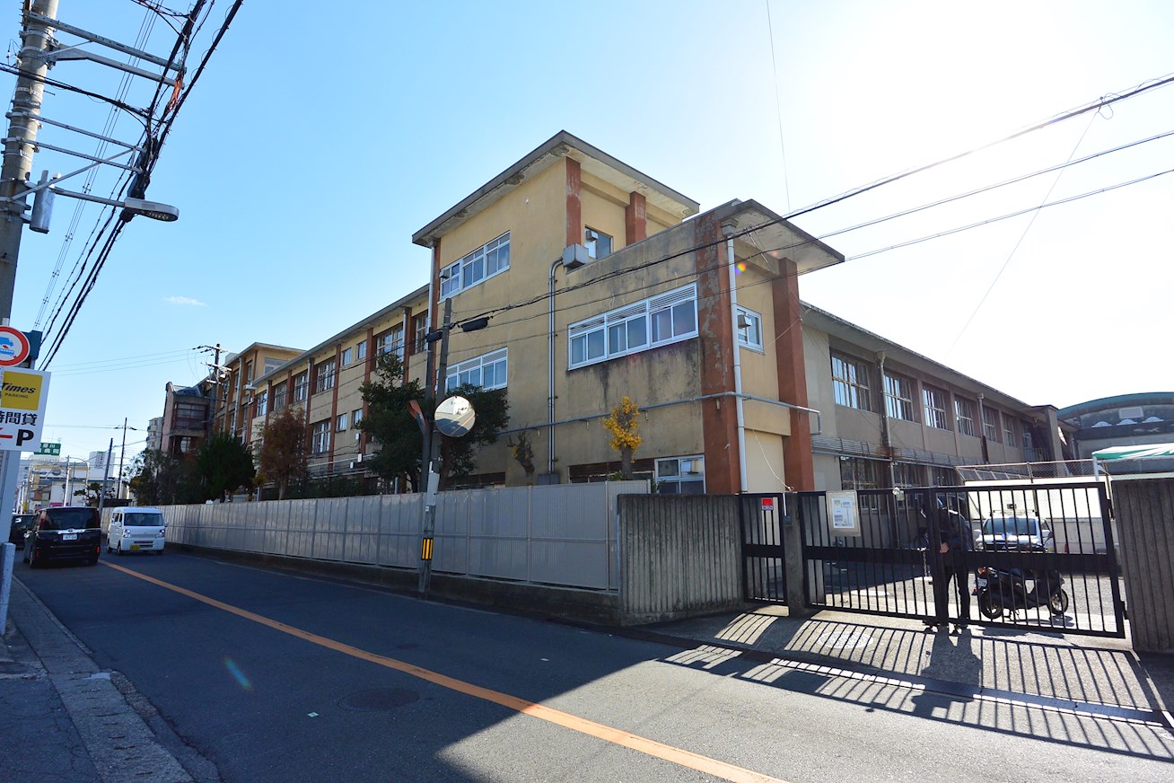 葛原新町堂前貸家 小学校