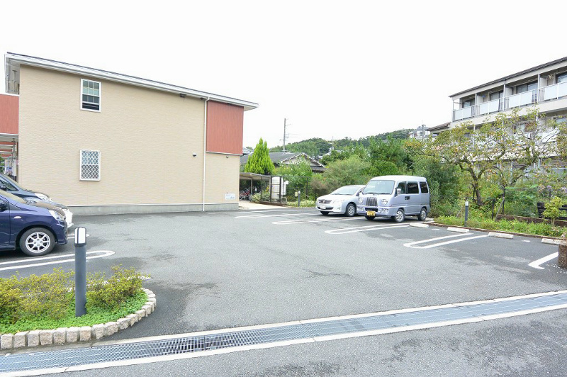 ヴィラ　カンナミ 駐車場