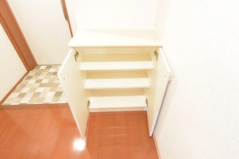 リベルテ交野 玄関