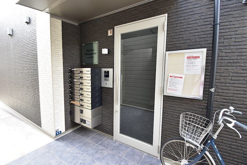 ドムス寝屋川 エントランス