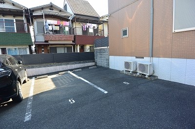 アネックス楠葉 駐車場