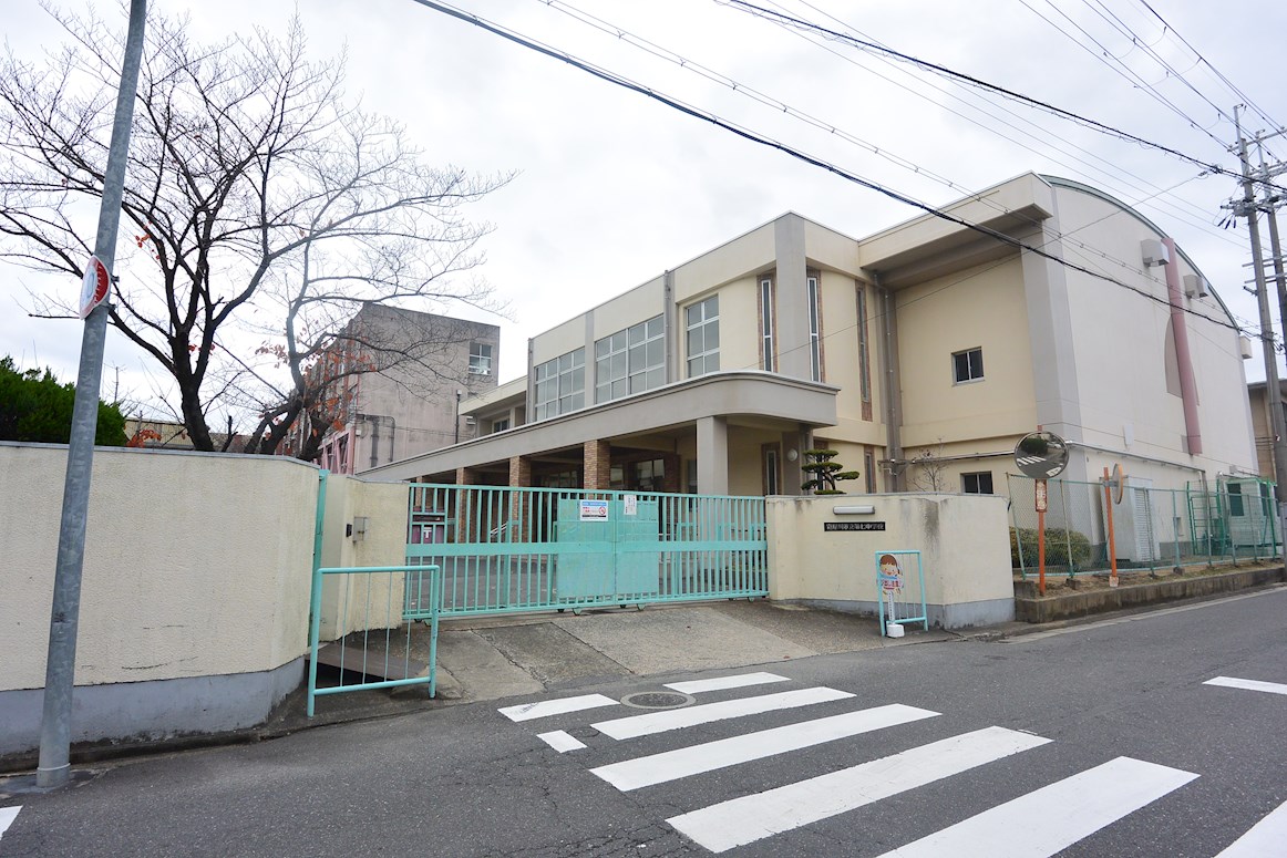 グランフォルム彩都 中学校