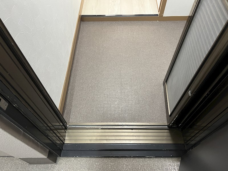 ネオライフ枚方 玄関