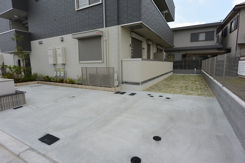 プレミール雅 駐車場