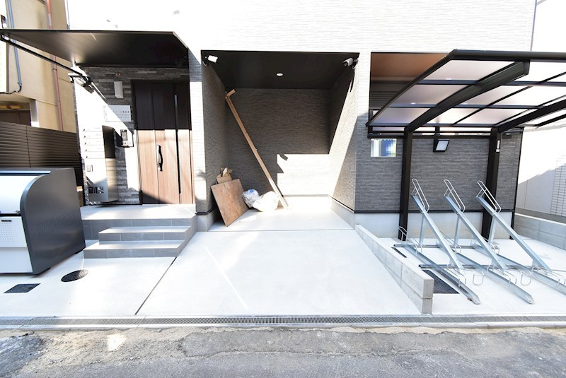 スリール萱島東 駐車場