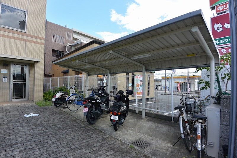 サン・メルシー 駐車場