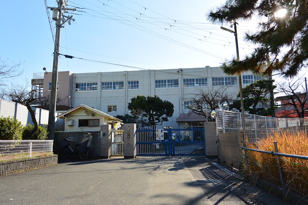 セブンスターマンション香里園 小学校