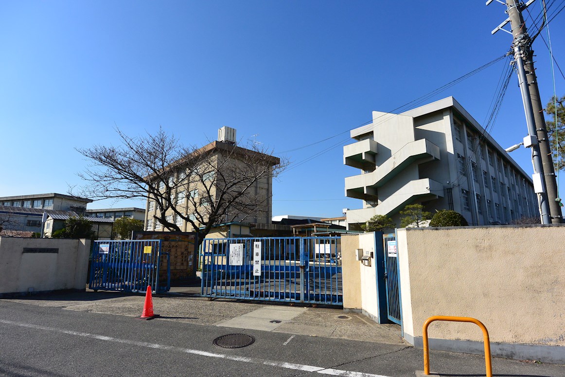 アメニティα館 小学校