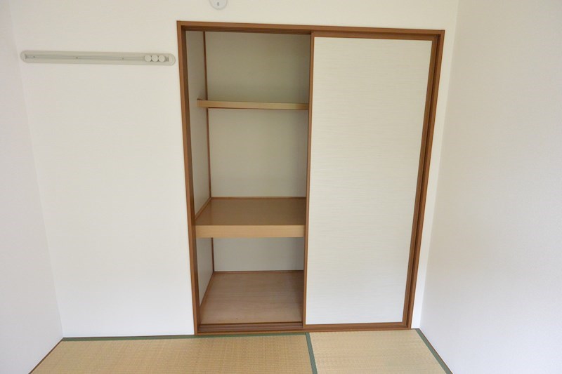 セジュール嘉平W棟 収納