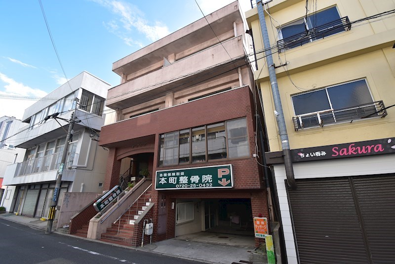 ロイヤル萱島本町 外観