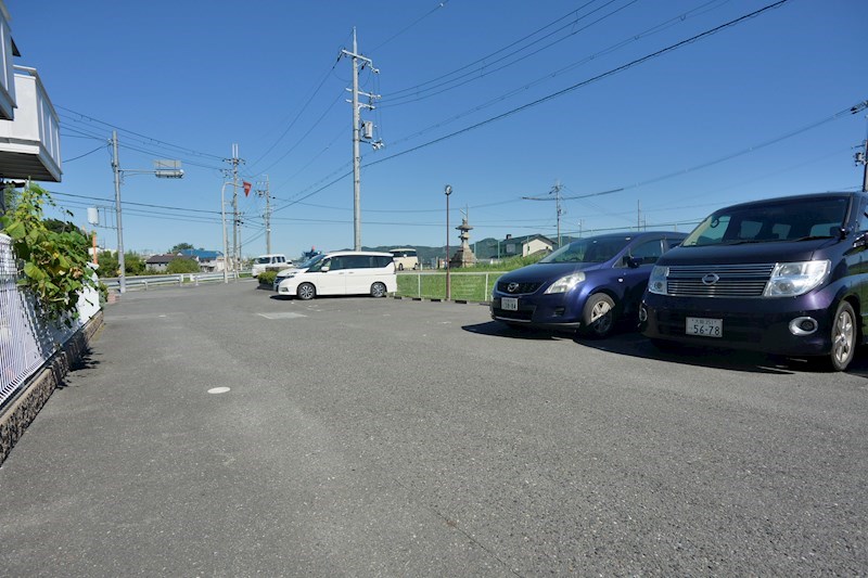 ルシアコート村野 駐車場
